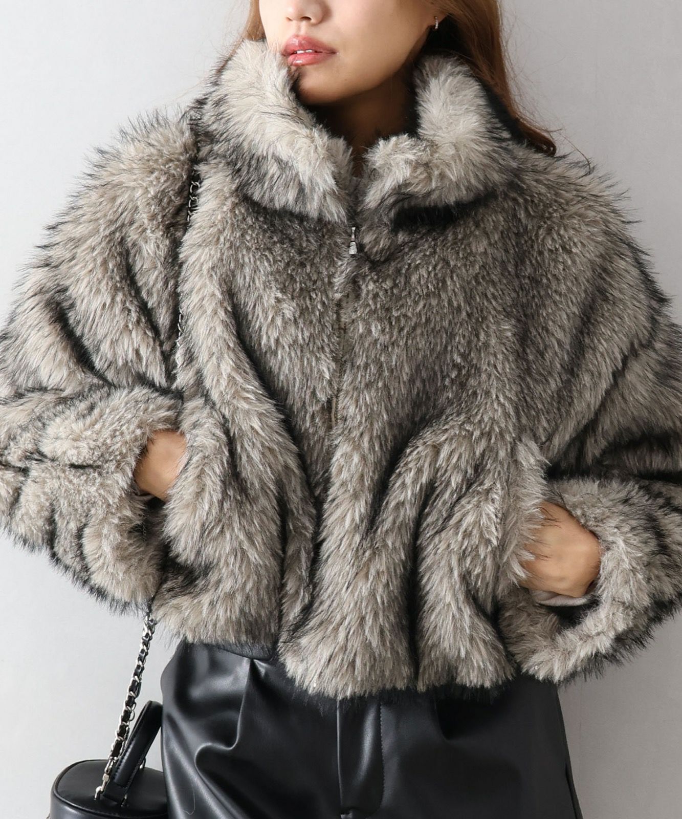 Smooth mood ジップアップフーディ ダークグレー ダウンと中綿のイイとこ取り】「DROPTECH®」ダウンミックス防風